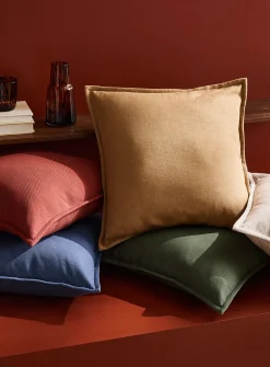 Basket weave knit removable-cover cushion