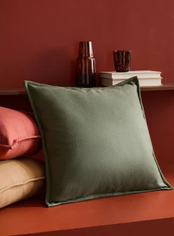 Basket weave knit removable-cover cushion