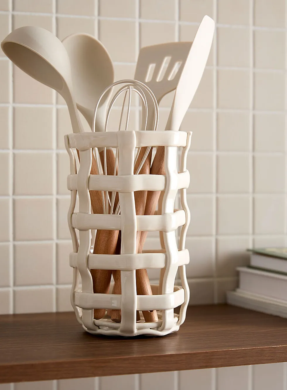 Basket-style ceramic utensil holder