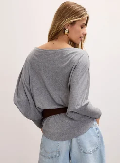 Batwing-sleeve boat-neck belted T-shirt