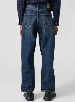 Beaded lyrics curved-seam jean