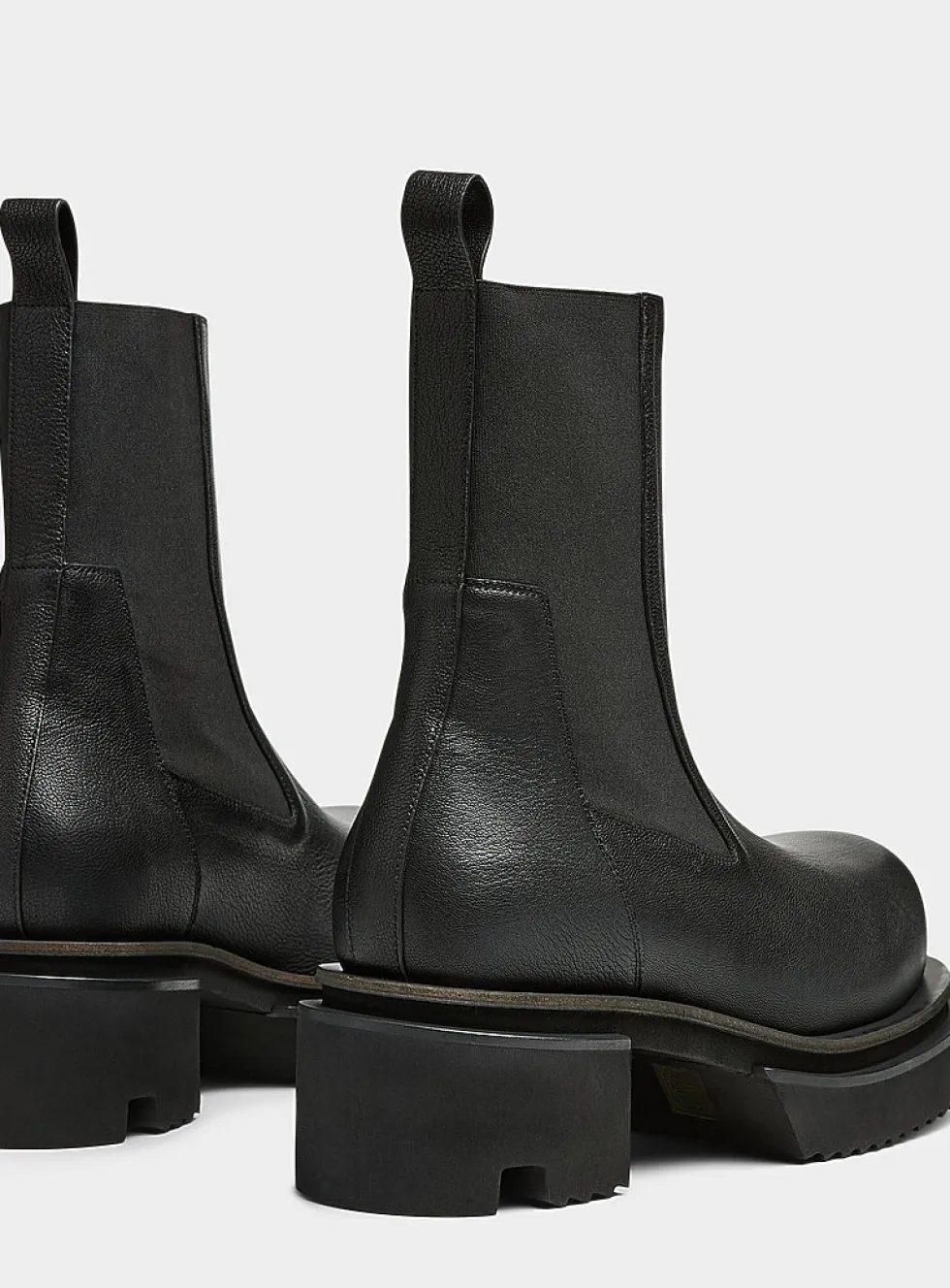 Beatle Bogun Chelsea pebbled leather boots