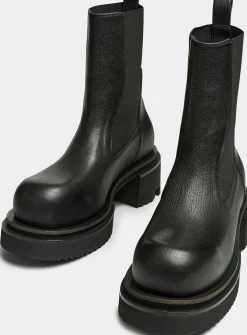 Beatle Bogun Chelsea pebbled leather boots