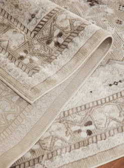 Beige medallions rug