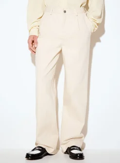 Beige pleated pant