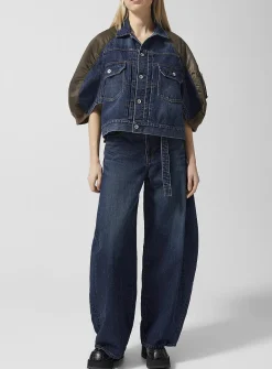 Belted curved wide-leg jean
