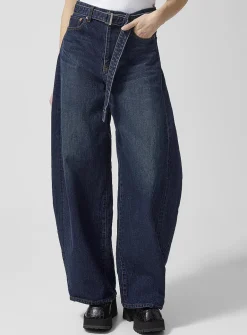 Belted curved wide-leg jean