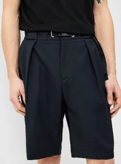 Belted pleat Bermudas