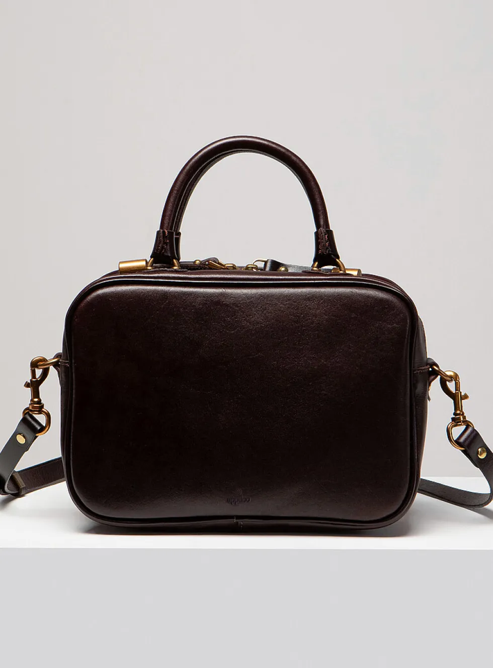 Bento sleek leather bag
