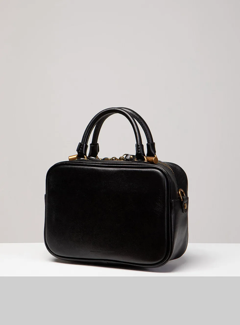 Bento sleek leather bag