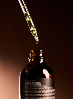 Bergamot, tobacco and vetiver body oil