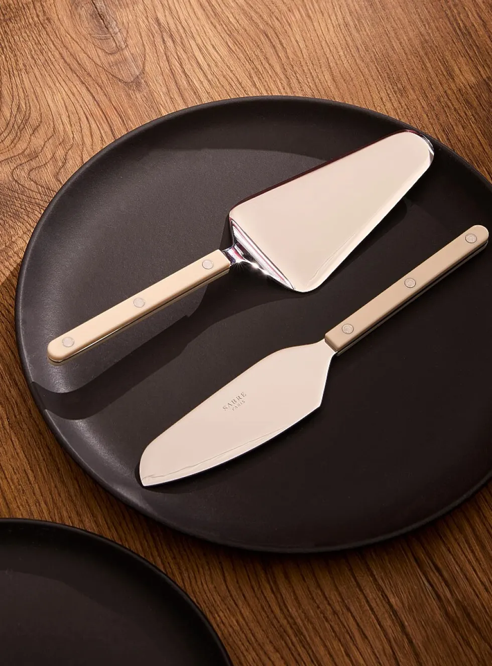 Bistro plain dessert utensils
