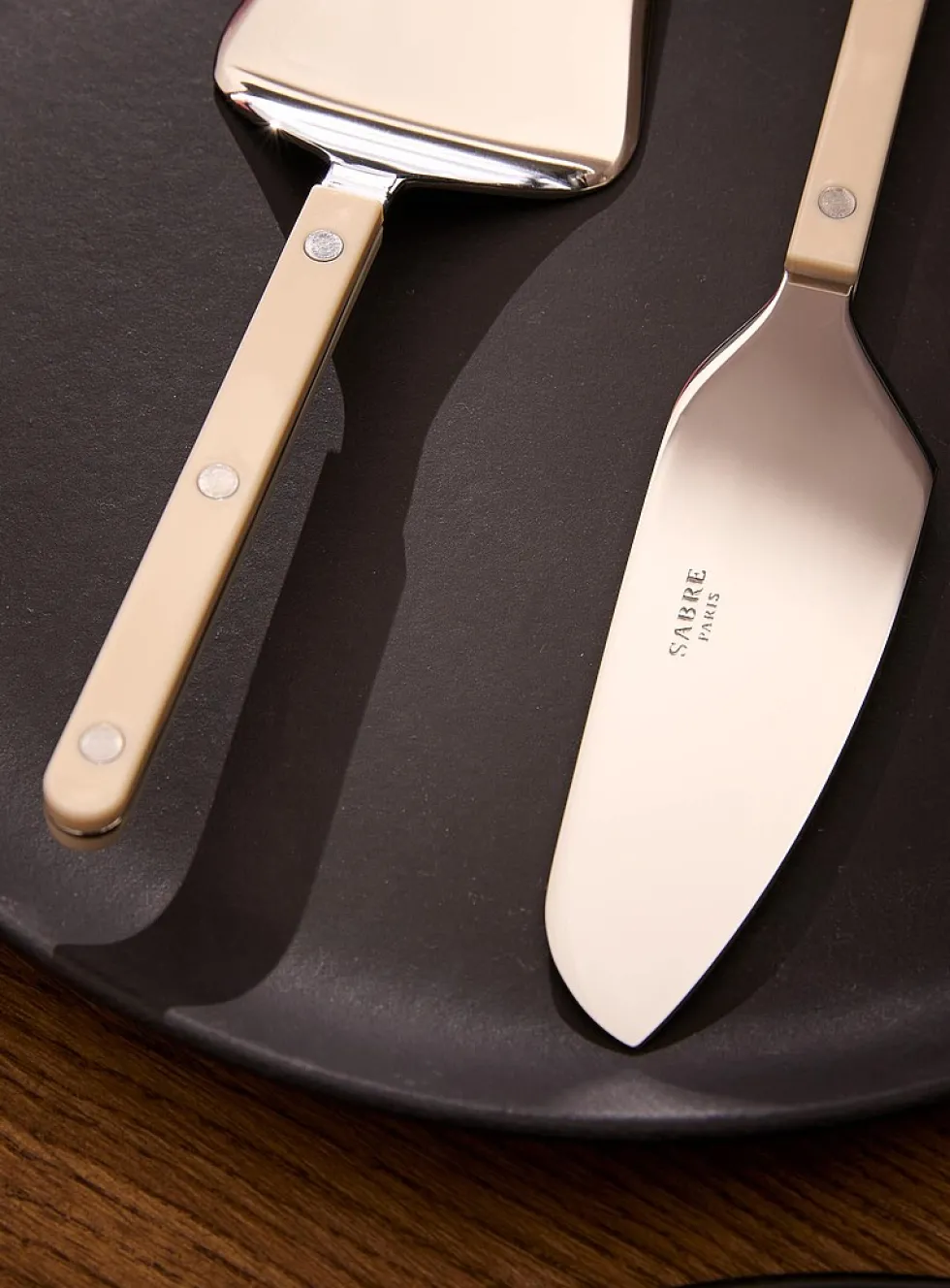 Bistro plain dessert utensils