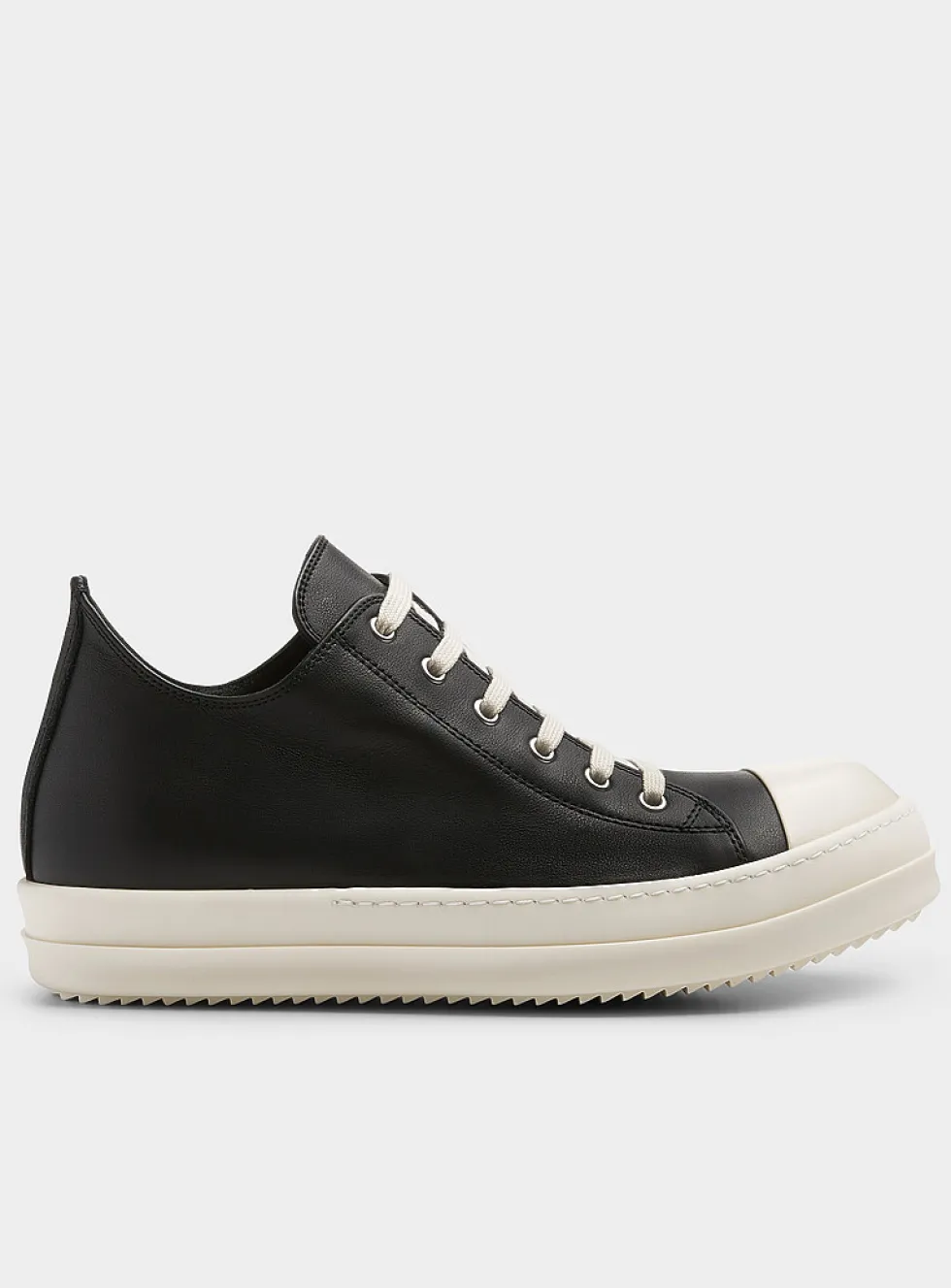 Black and white leather low-top sneaker