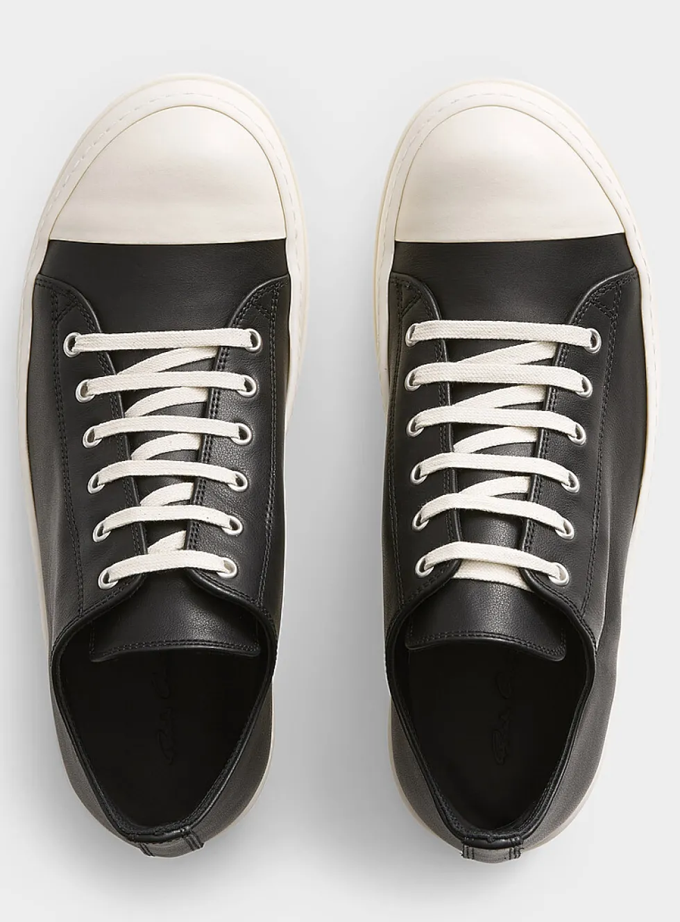 Black and white leather low-top sneaker