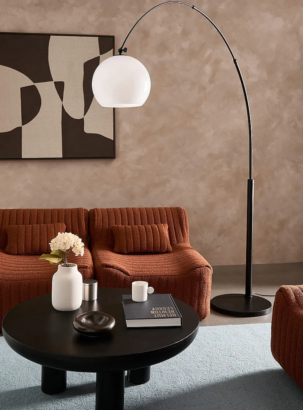 Black arched floor lamp