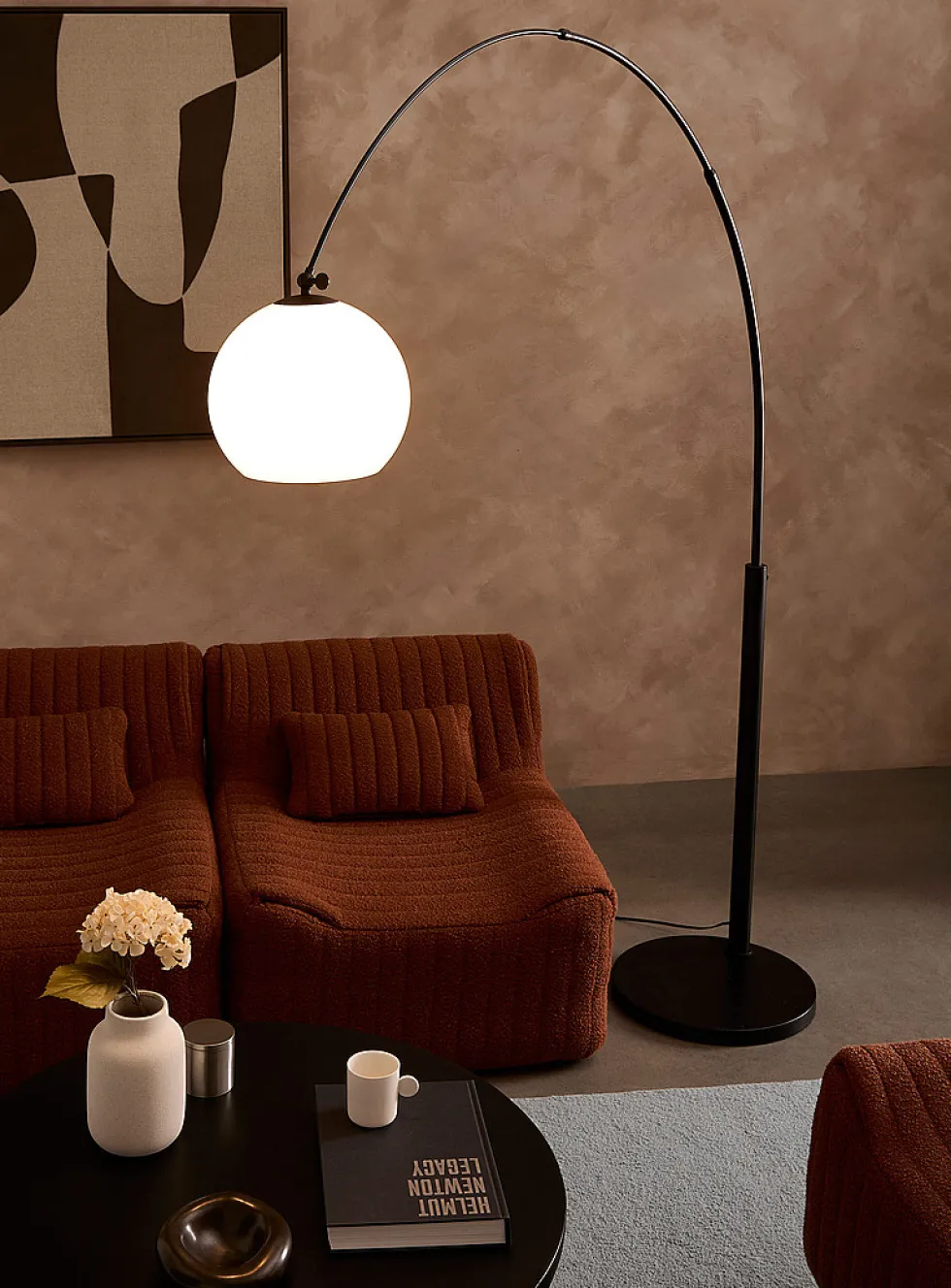 Black arched floor lamp