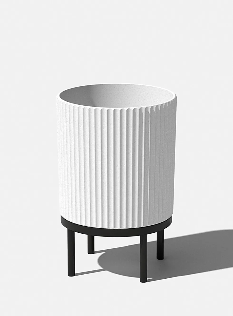 Black base grooved planter