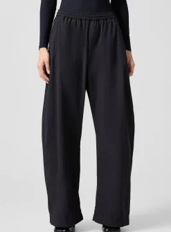 Black crinkly fabric pant