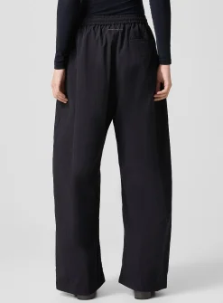 Black crinkly fabric pant