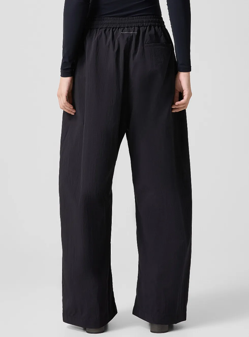 Black crinkly fabric pant