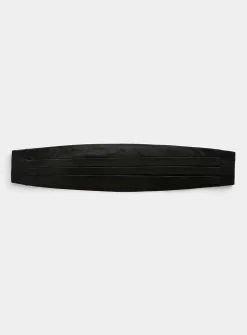 Black cummerbund