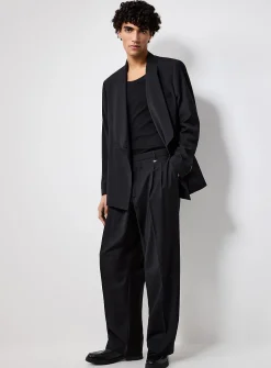 Black double-pleated pant