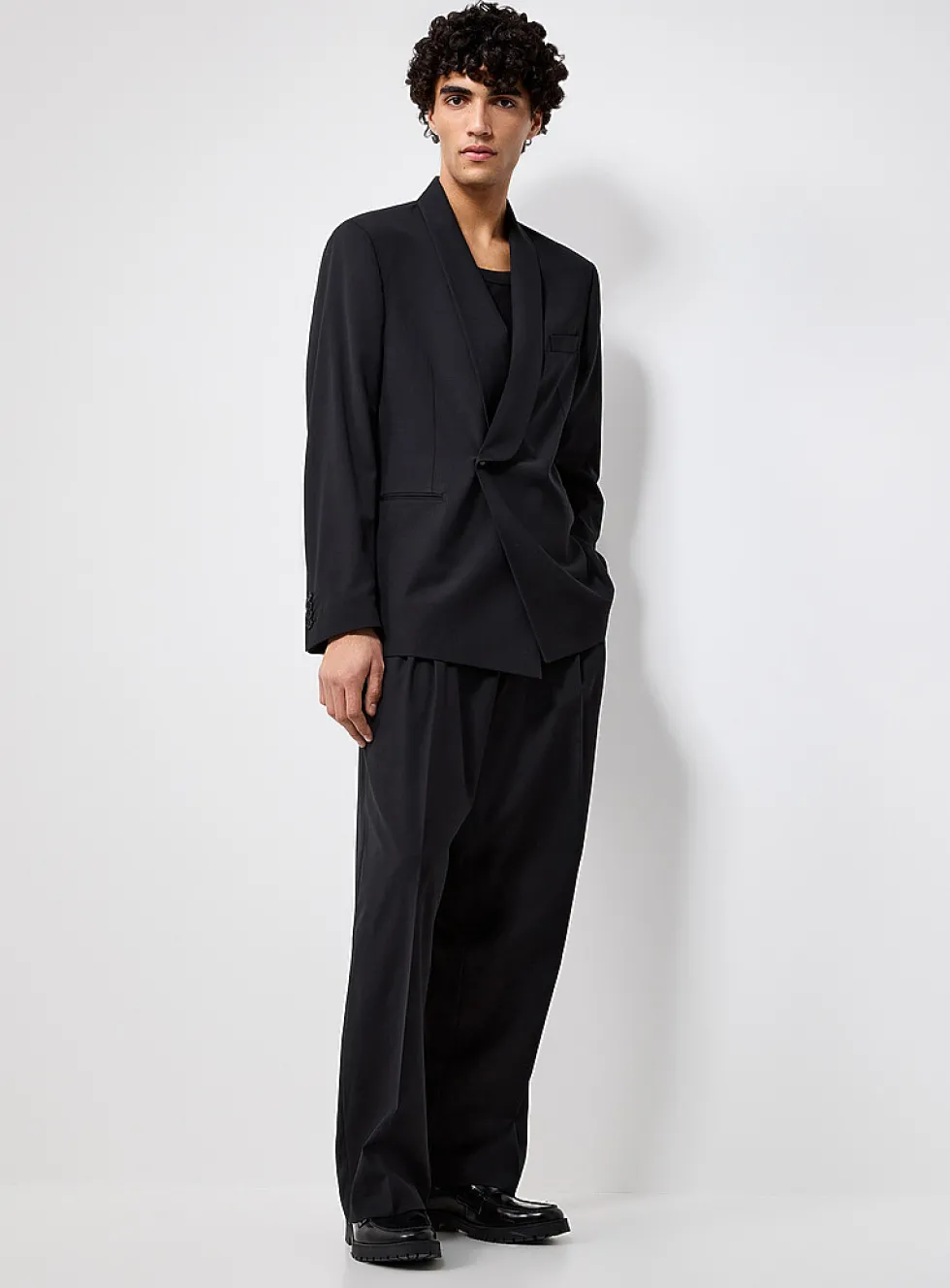 Black shawl-collar blazer