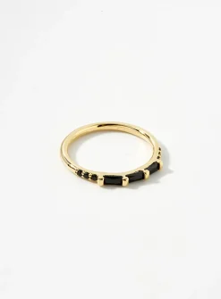 Black stone golden ring