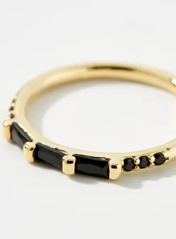 Black stone golden ring