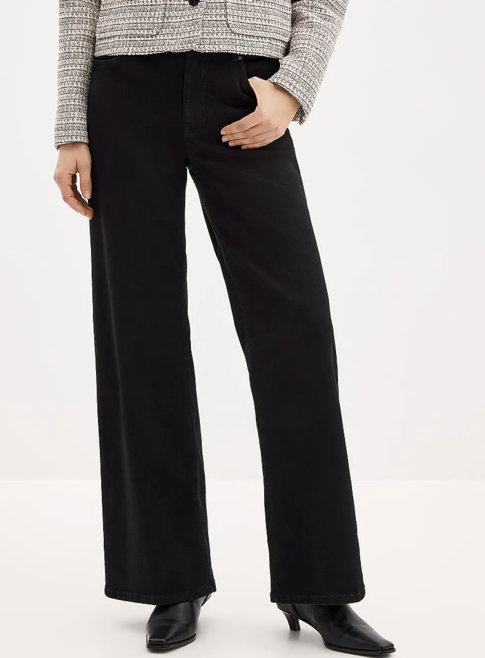 Black stretch jean