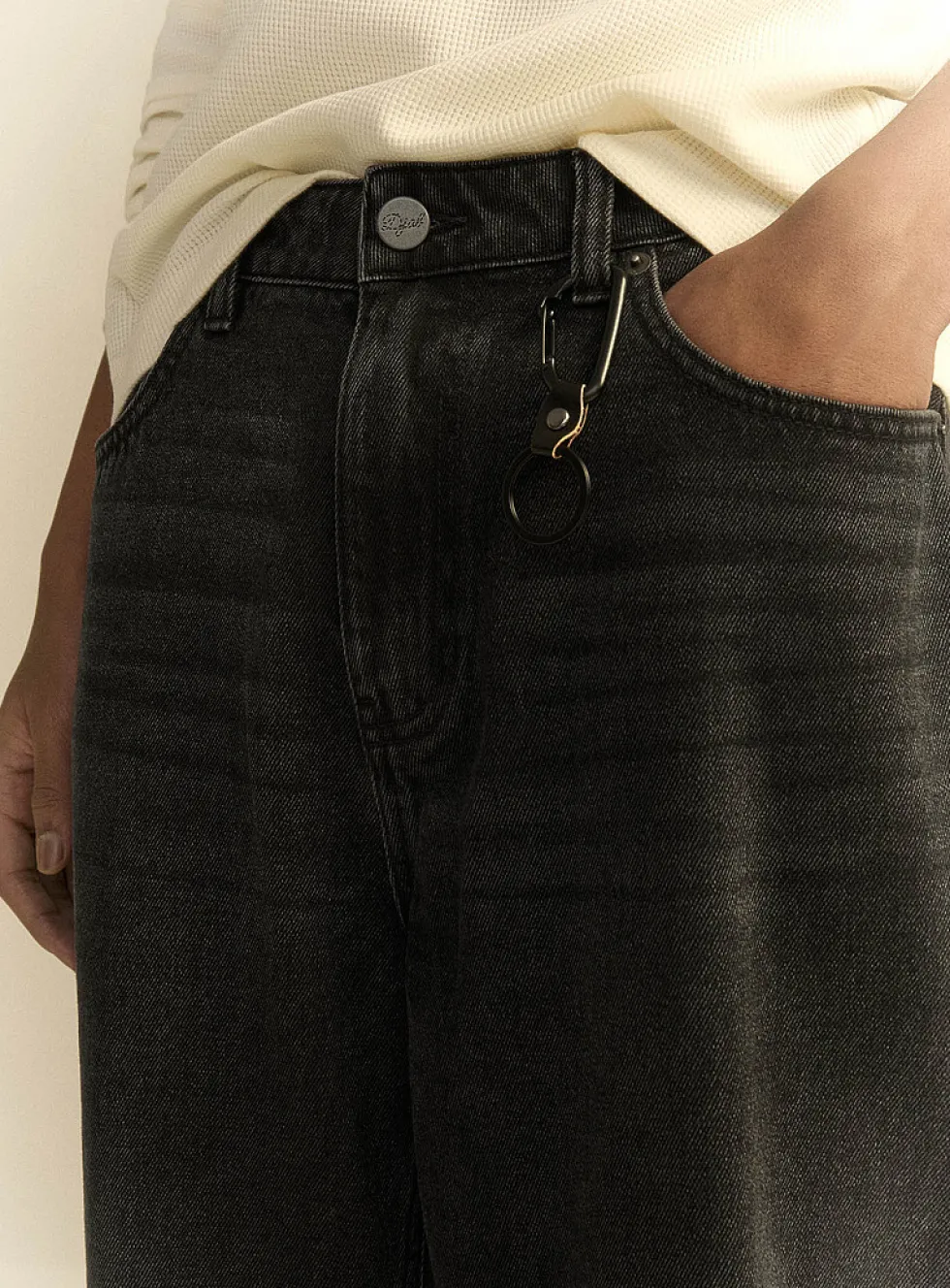 Black wash 5-pocket jean