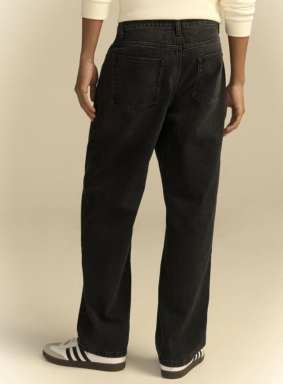 Black wash 5-pocket jean