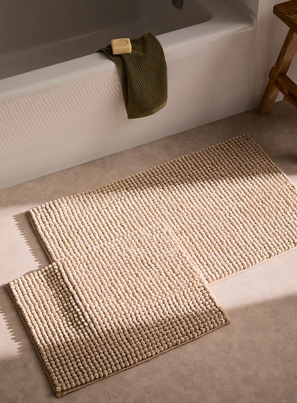 Bleached chenille bath mat