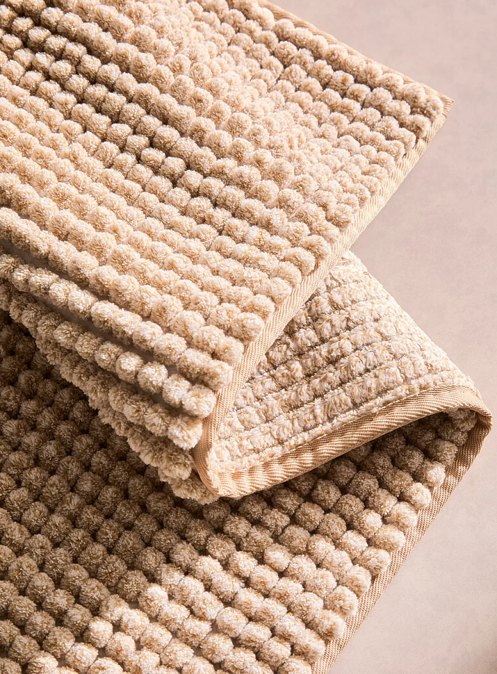 Bleached chenille bath mat