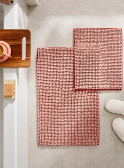 Bleached chenille bath mat