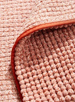 Bleached chenille bath mat