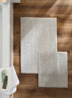 Bleached chenille bath mat