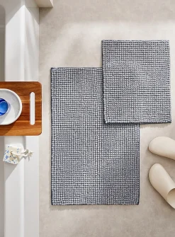 Bleached chenille bath mat