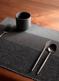 Block-stripe placemat