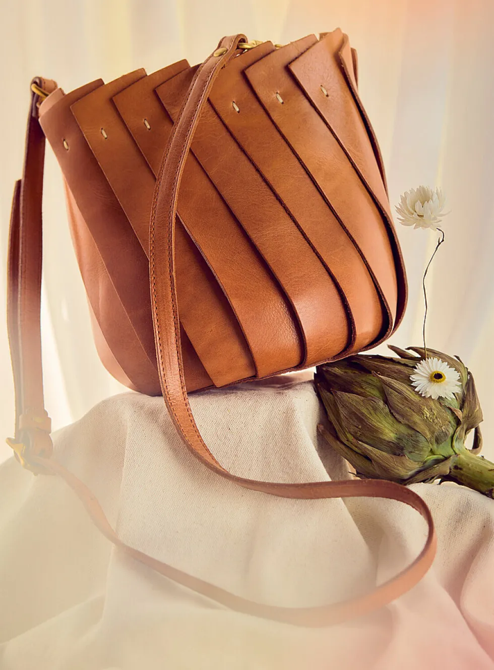 Bloom bucket bag