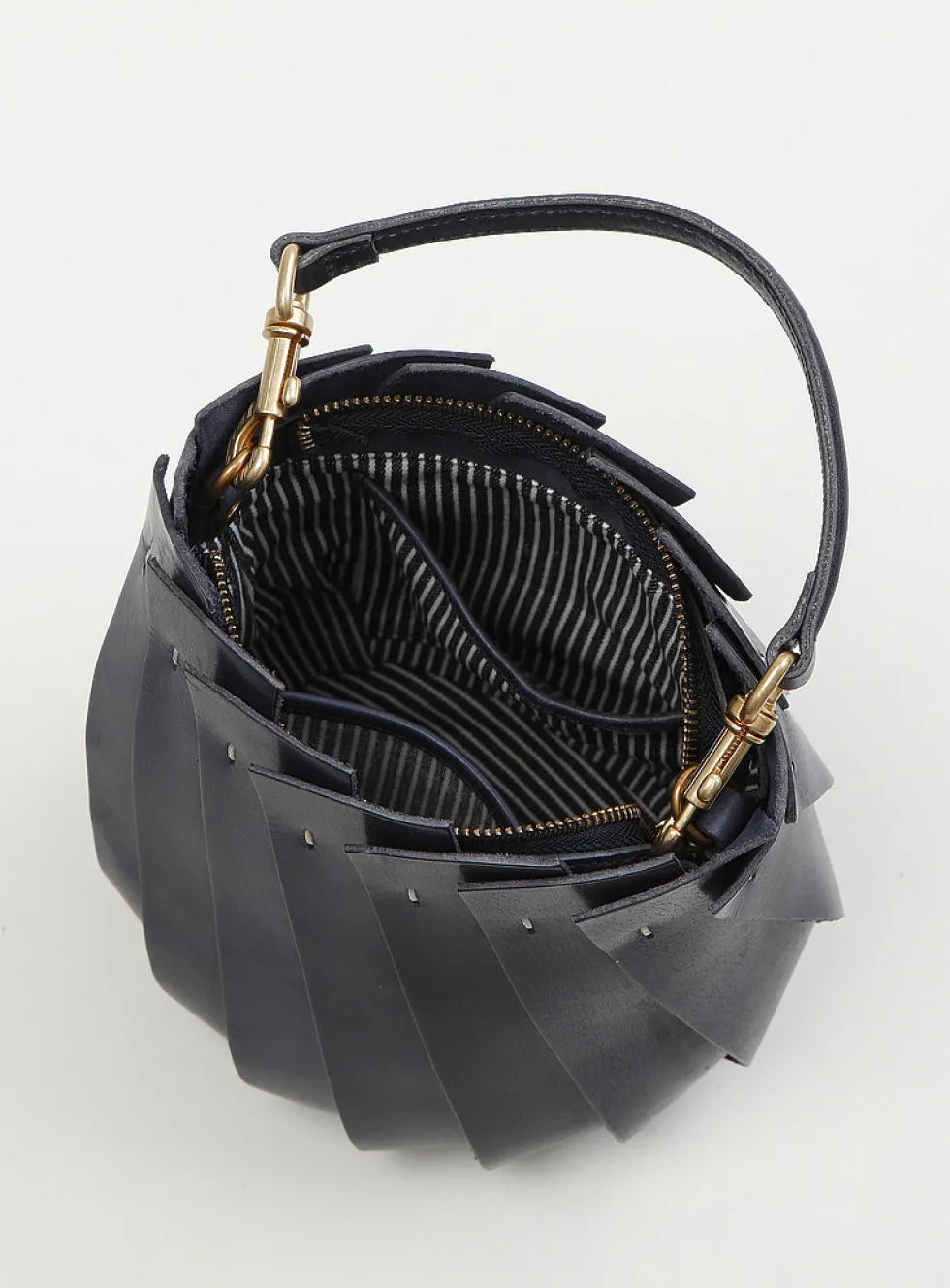 Bloom bucket bag