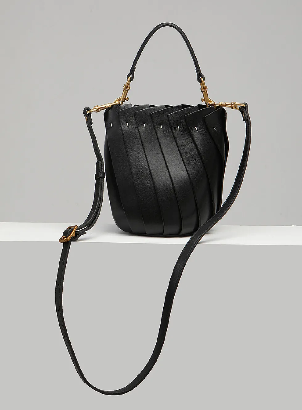 Bloom bucket bag