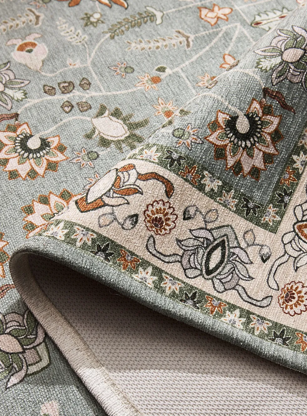 Blooming olive garden print rug