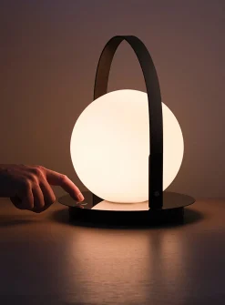 Bola portable table lamp