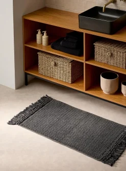 Bouclé knit bath mat