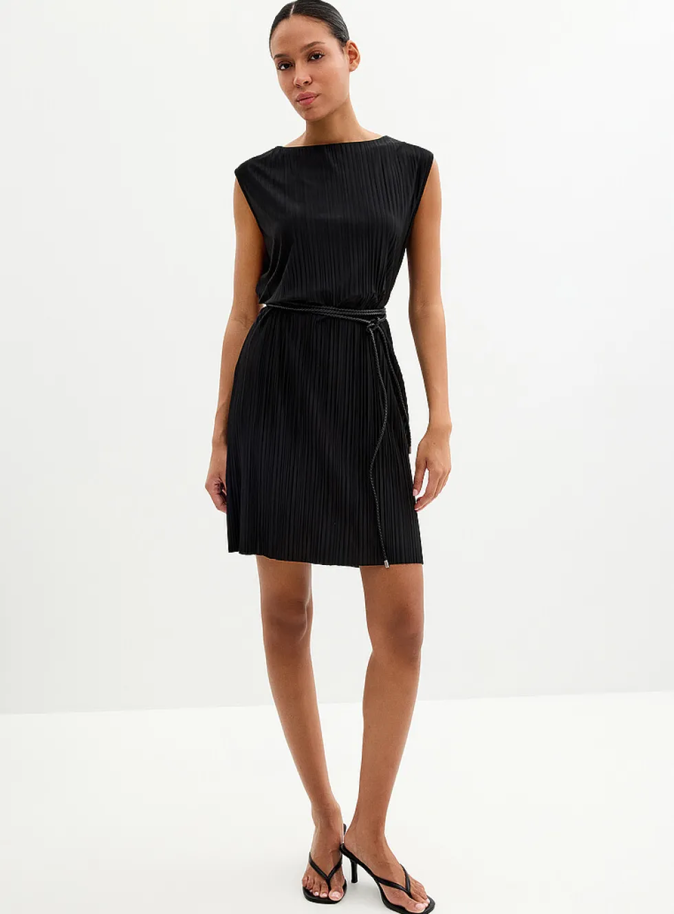 Braided belt flowy pleated dress