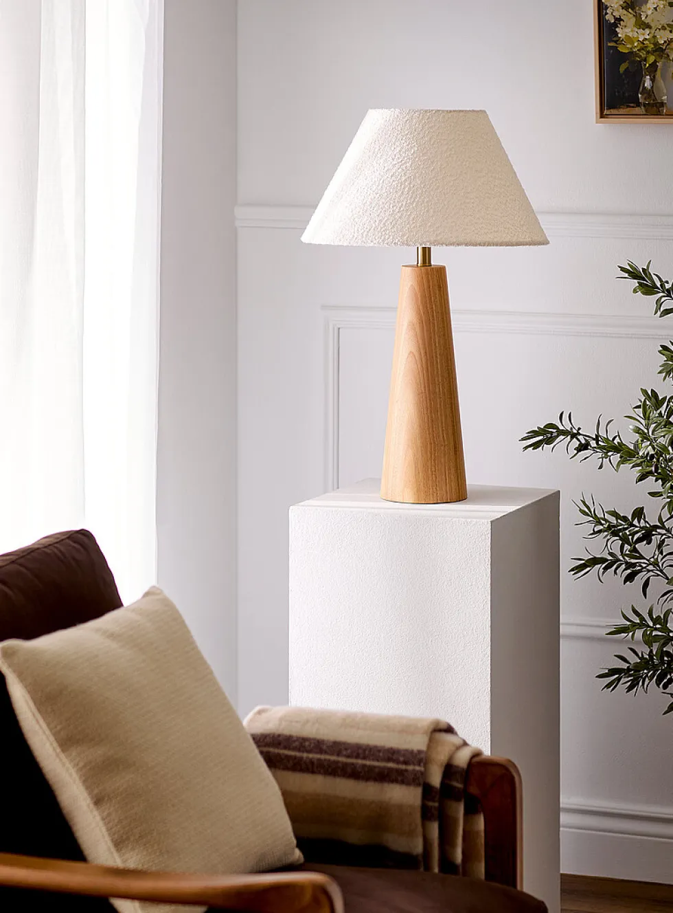 Brayden cone-shaped table lamp