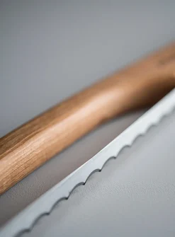 Bread knife