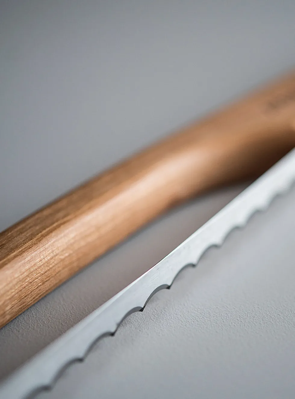 Bread knife